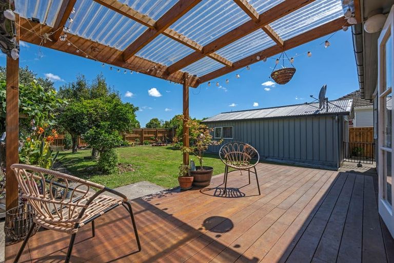 Photo of property in 137 Rangiora Avenue, Roslyn, Palmerston North, 4414