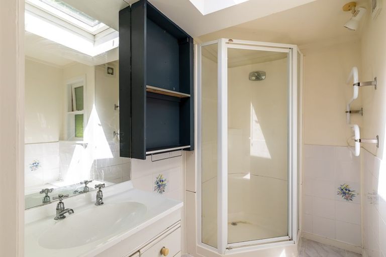 Photo of property in 193 Victory Road, Laingholm, Auckland, 0604