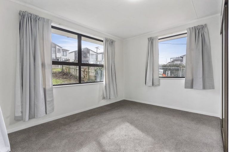 Photo of property in 2 Johnston Road, Mount Wellington, Auckland, 1060