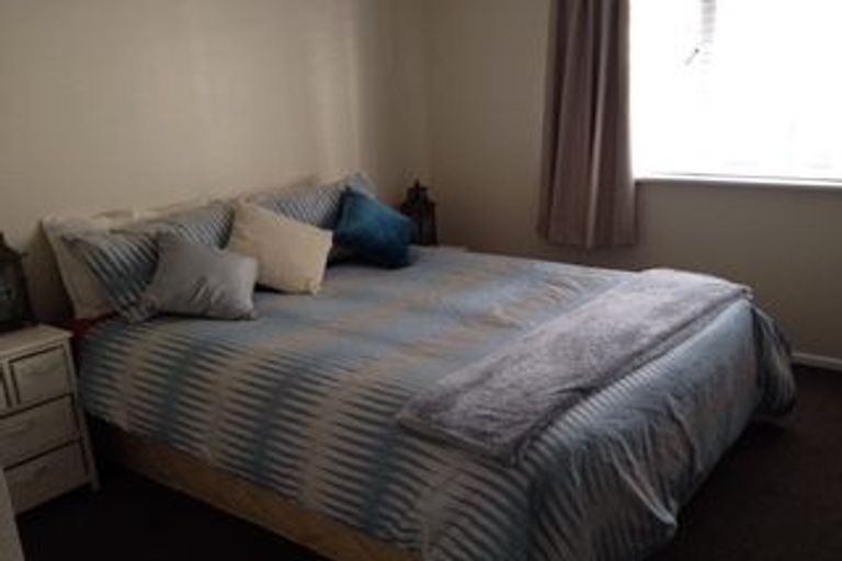 Photo of property in 2/46 Gulf View Road, Murrays Bay, Auckland, 0630