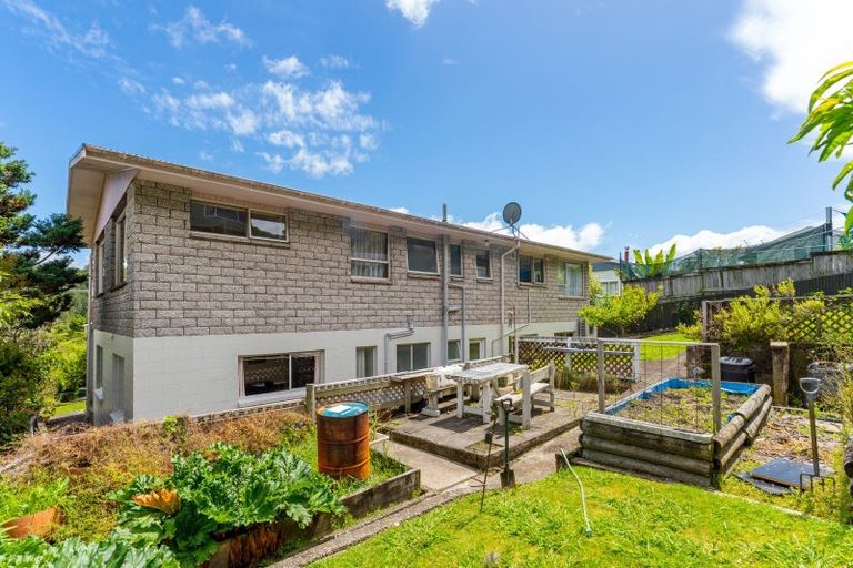 Photo of property in 61 Milton Terrace, Picton, 7220