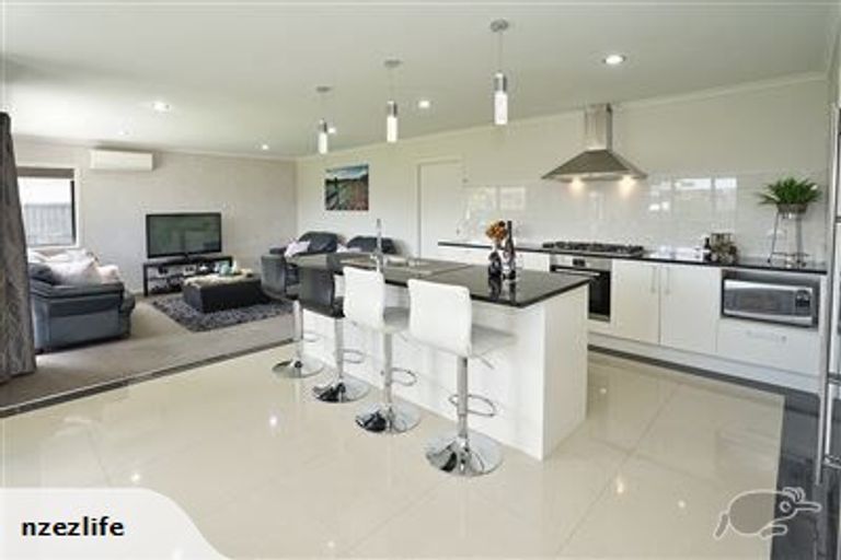 Photo of property in 14 Piwakawaka Court, Rototuna North, Hamilton, 3210