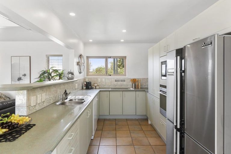 Photo of property in 825 Beach Road, Browns Bay, Auckland, 0630