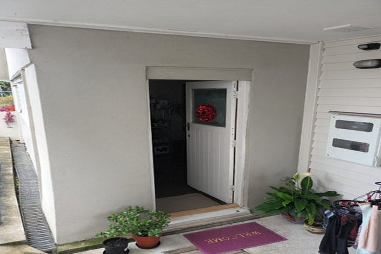 Photo of property in 81 Lauderdale Road, Birkdale, Auckland, 0626