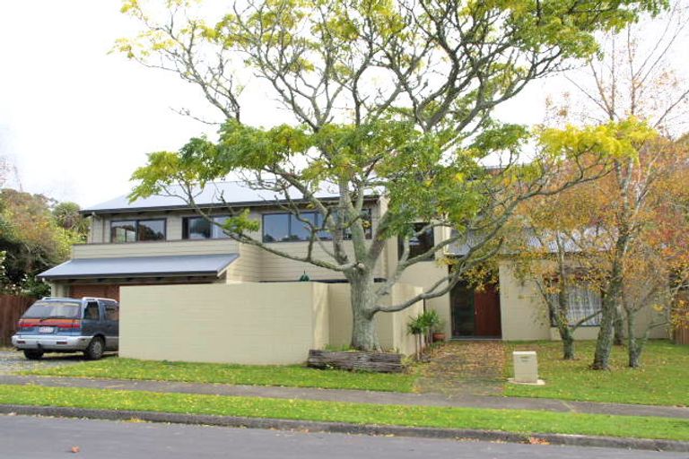 Photo of property in 8 Four Trees, Cockle Bay, Auckland, 2014