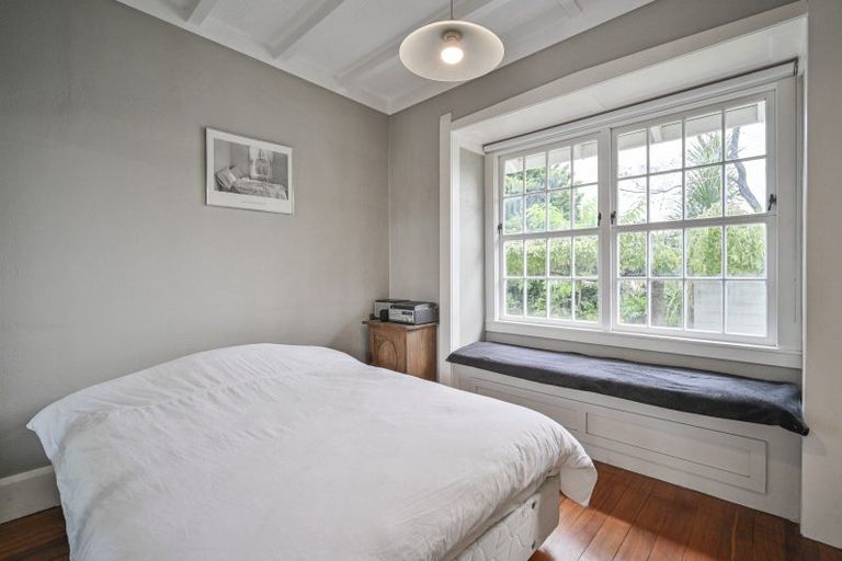 Photo of property in 140 Napier Road, Havelock North, 4130