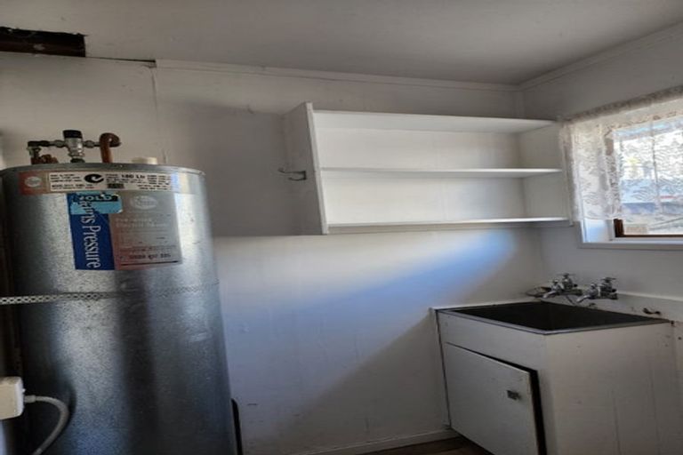 Photo of property in 121a Russell Road, Manurewa, Auckland, 2102