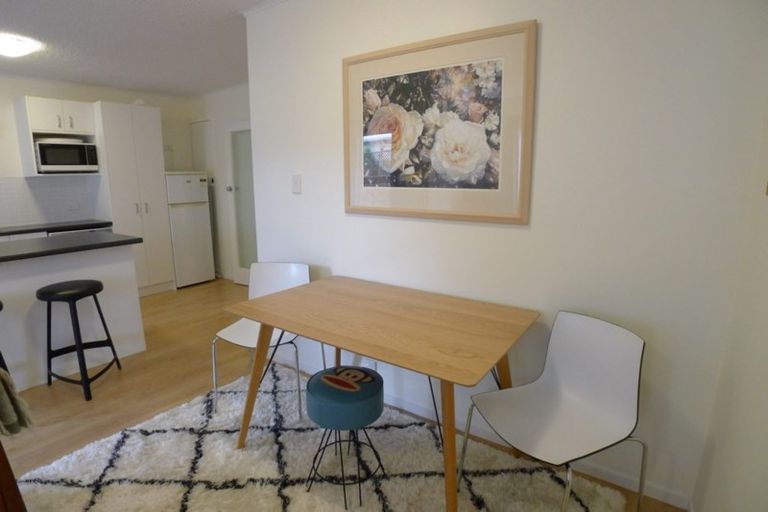 Photo of property in 4/83 Lake Road, Devonport, Auckland, 0622