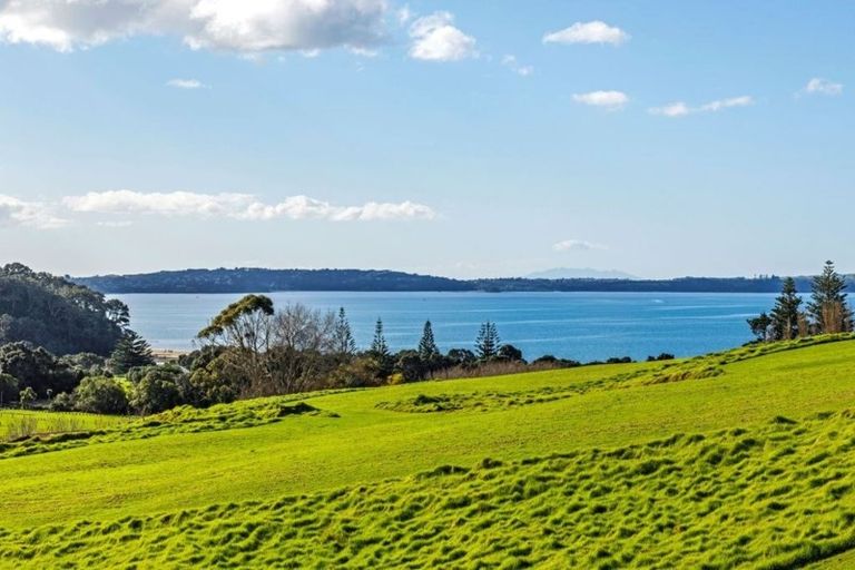 Photo of property in 7 Headland Drive, Long Bay, Auckland, 0630