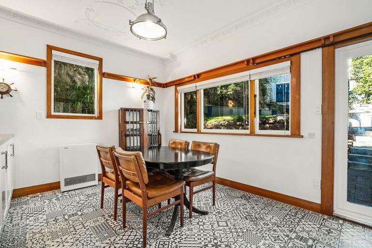 Photo of property in 102 Paremata Road, Paremata, Porirua, 5024