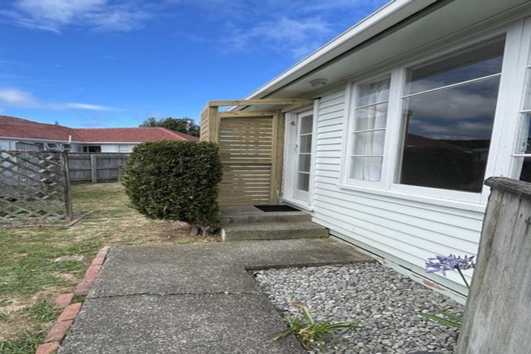 Photo of property in 4/3 Huia Grove, Elderslea, Upper Hutt, 5018
