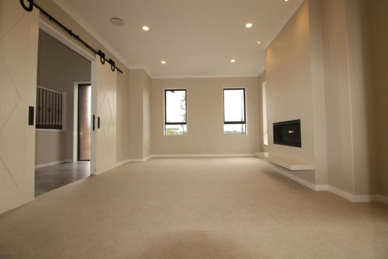 Photo of property in 37 Papareia Road, Karaka, Papakura, 2113