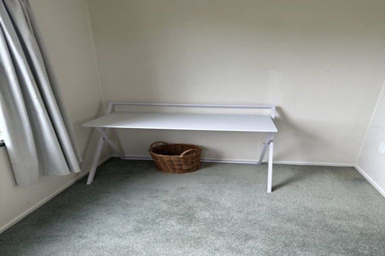 Photo of property in 25 Pyle Road West, One Tree Point, 0118