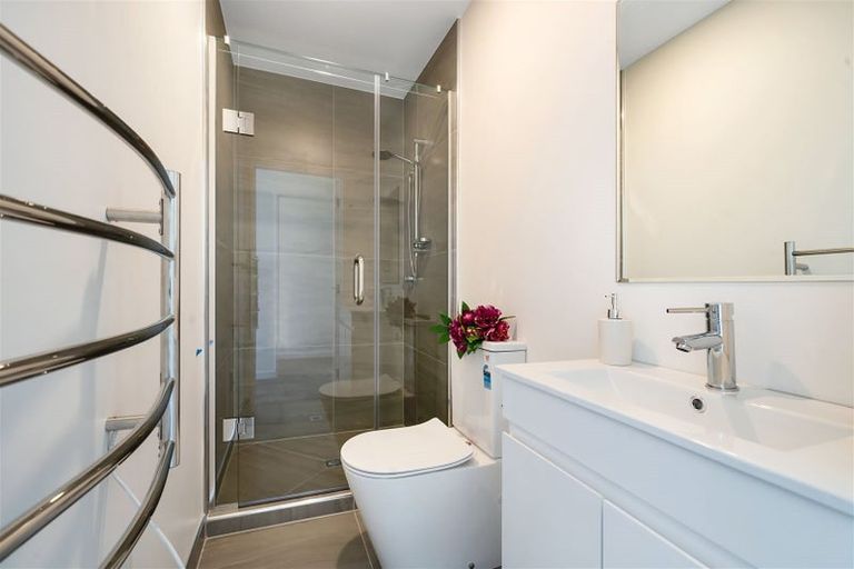 Photo of property in 11e Reid Road, New Lynn, Auckland, 0600