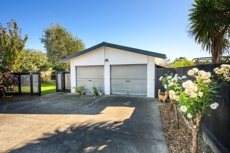 Photo of property in 53 Raglan Avenue, Cloverlea, Palmerston North, 4412