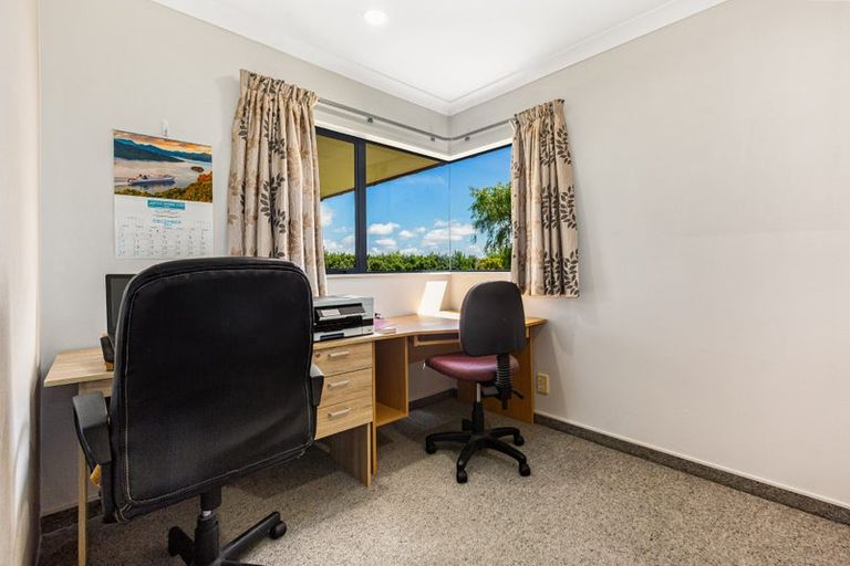 Photo of property in 4 Pukematawai Lane, Levin, 5571