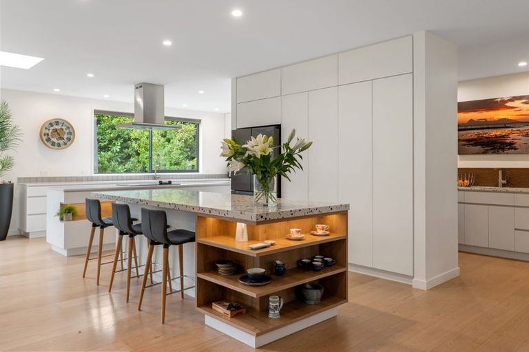 Photo of property in 66 Straven Road, Fendalton, Christchurch, 8014