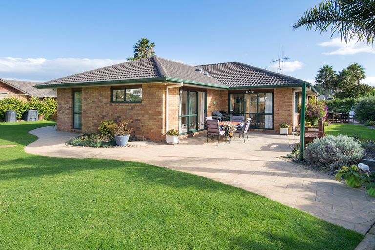 Photo of property in 77 Palm Beach Boulevard, Papamoa Beach, Papamoa, 3118