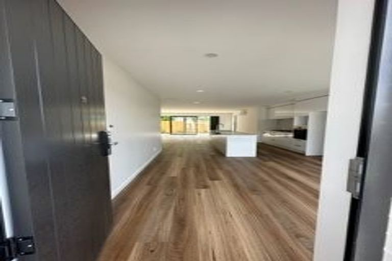 Photo of property in 9 Milenio Crescent, Windsor Park, 0632