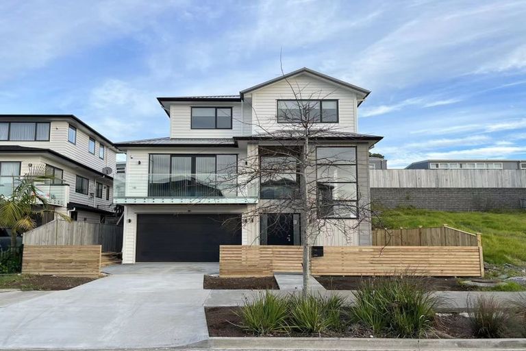 Photo of property in 12 Cavalli Road, Long Bay, Auckland, 0630