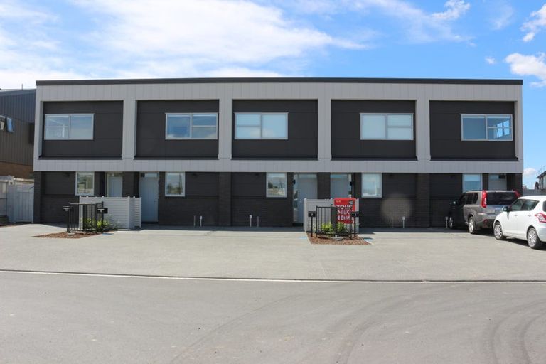 Photo of property in 8 Kawe Marie Lane, Takanini, 2112