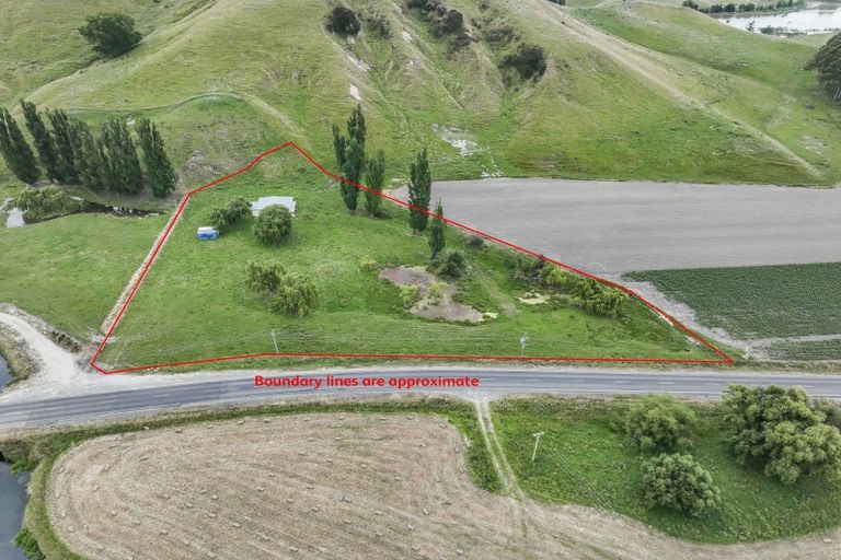 Photo of property in 1568 State Highway 50, Fernhill, Napier, 4183