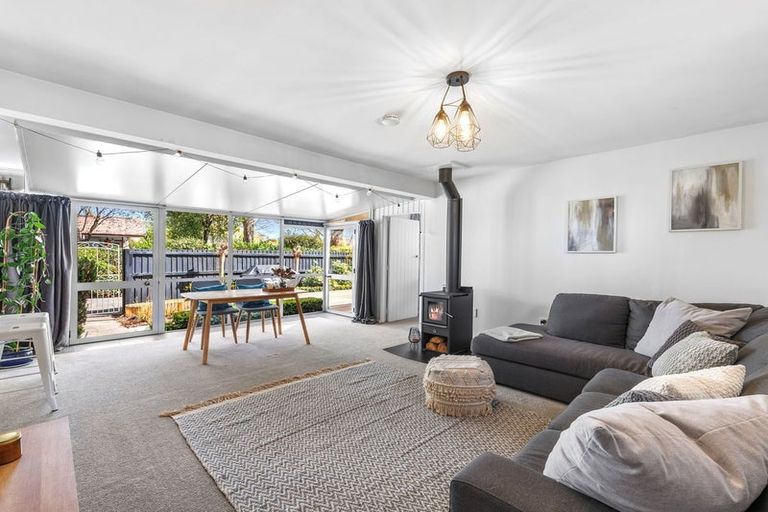 Photo of property in 1/17 Barnes Road, Redwood, Christchurch, 8051