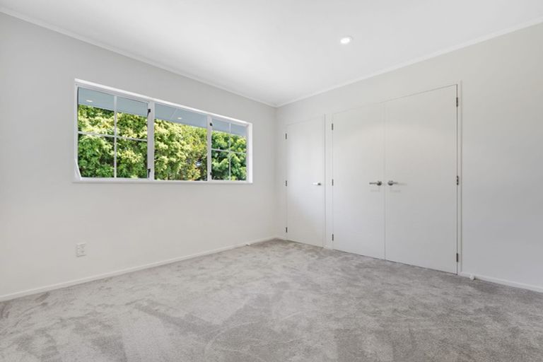 Photo of property in 2/2 Napoleon Avenue, Milford, Auckland, 0620