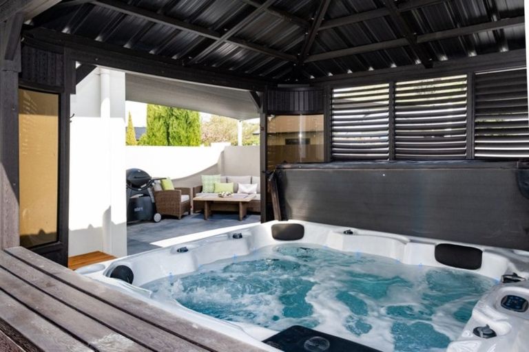 Photo of property in 3 Pinotage Drive, Greenmeadows, Napier, 4112