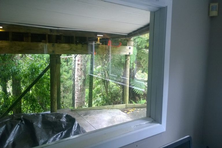 Photo of property in 12 Tawini Road, Titirangi, Auckland, 0604