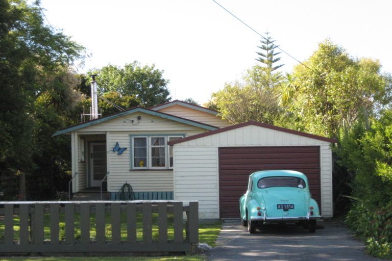 Photo of property in 39 Wakefield Street, Westport, 7825