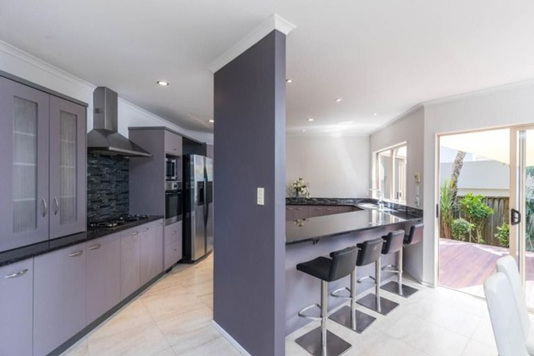 Photo of property in 84a Aberdeen Road, Campbells Bay, Auckland, 0620