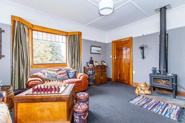Photo of property in 21 Parsonage Road, Waimate, 7924