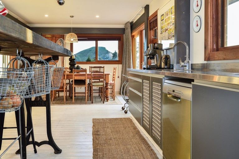 Photo of property in 18 Kahawai Street, Mahia, 4198