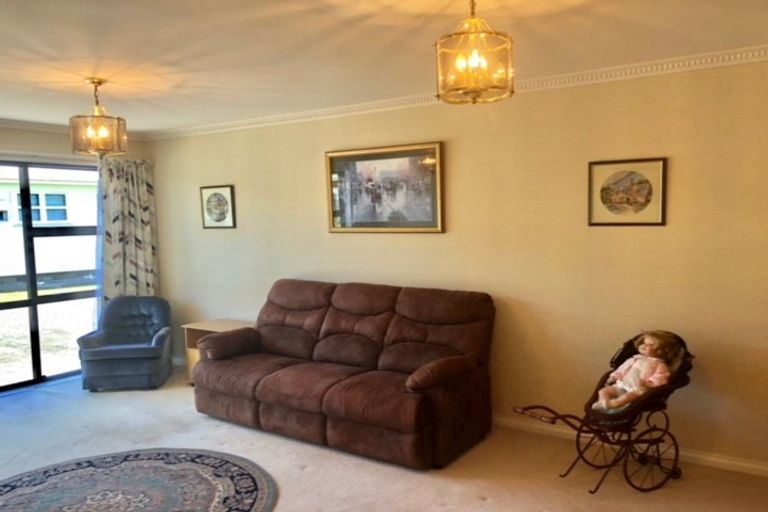 Photo of property in 16a Hornsby Street, Carterton, 5713