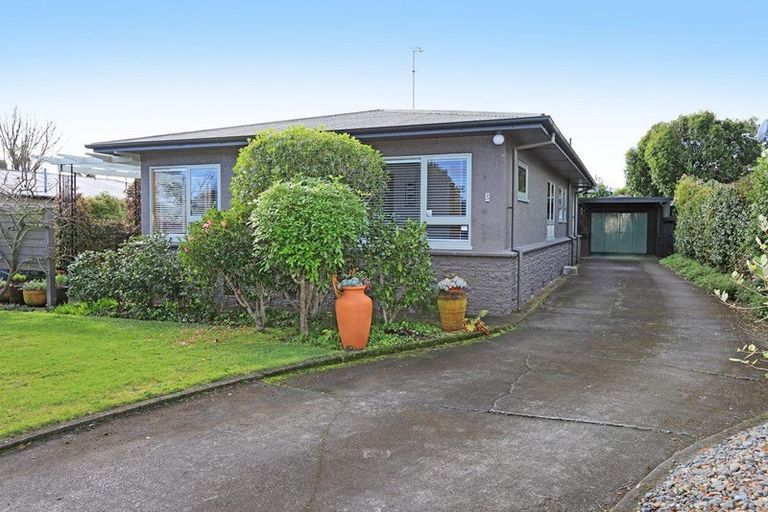 Photo of property in 3 Carl Avenue, Havelock North, 4130