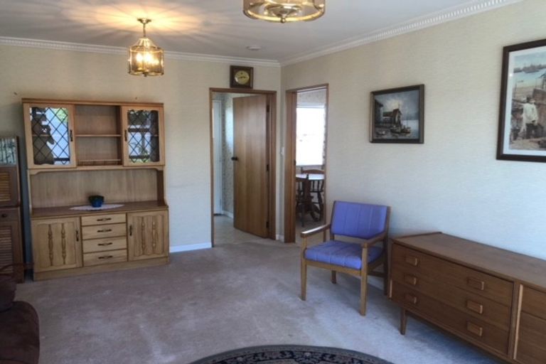 Photo of property in 16a Hornsby Street, Carterton, 5713