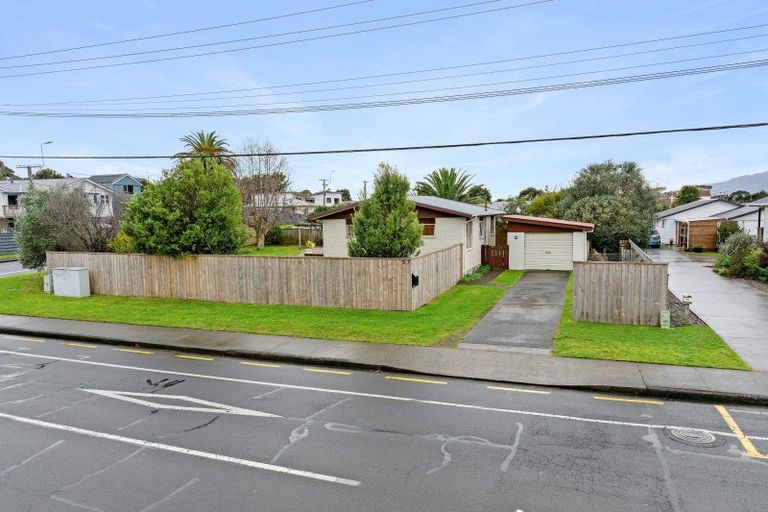 Photo of property in 57 Martin Road, Paraparaumu Beach, Paraparaumu, 5032