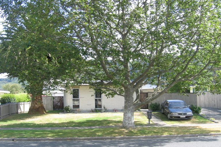 Photo of property in 91 California Drive, Totara Park, Upper Hutt, 5018