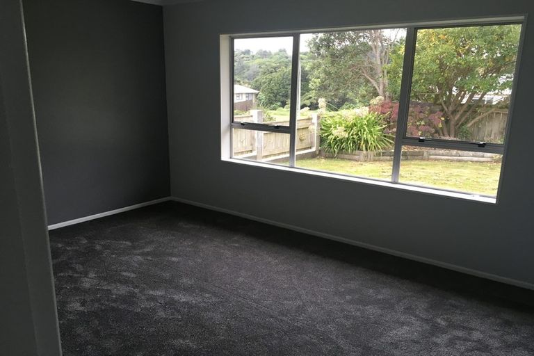 Photo of property in 2 Te Ngaere Place, Merrilands, New Plymouth, 4312