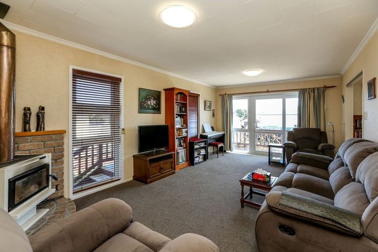 Photo of property in 30 Karaka Street, Merrilands, New Plymouth, 4312