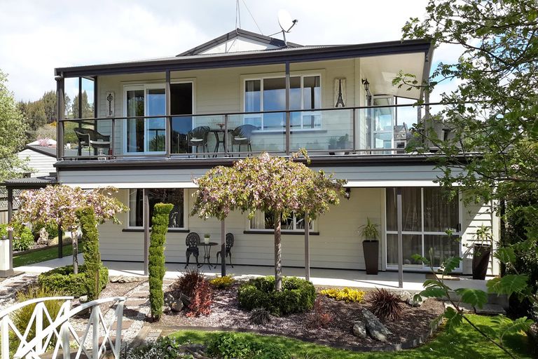 Photo of property in 7 North Foreland Street, Waihola, Milton, 9073