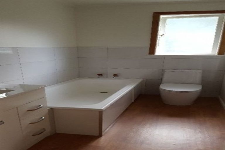 Photo of property in 15 Tyne Road, Forrest Hill, Auckland, 0620