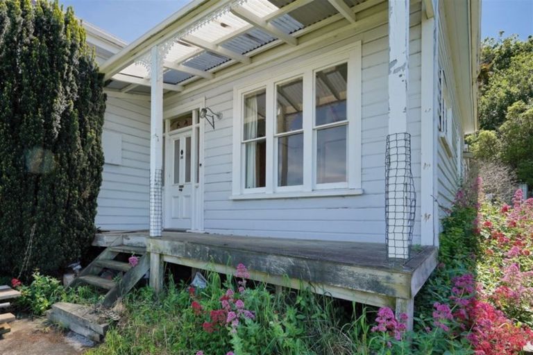 Photo of property in 16 Cunningham Terrace, Lyttelton, 8082