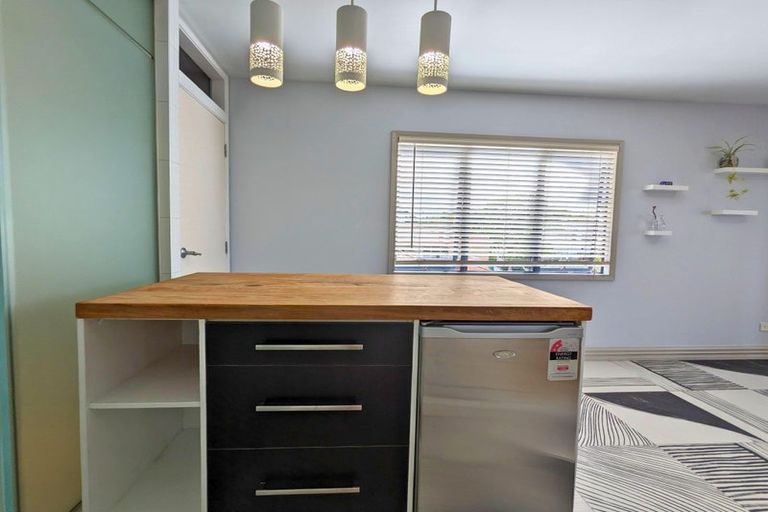 Photo of property in 19 Millstream Drive, Henderson, Auckland, 0610