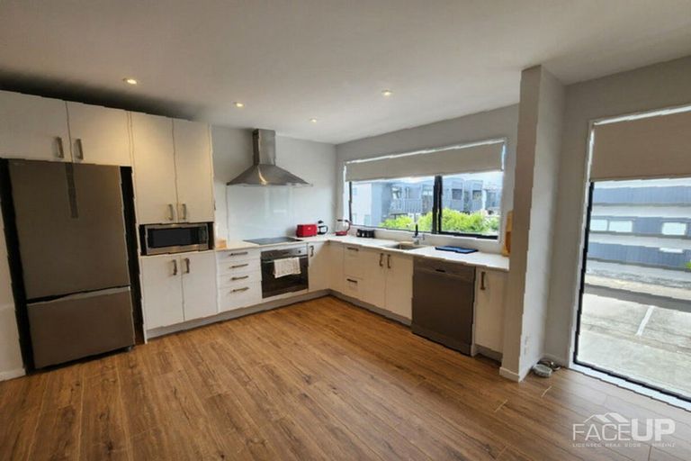 Photo of property in 4 Carder Court, Hobsonville, Auckland, 0618