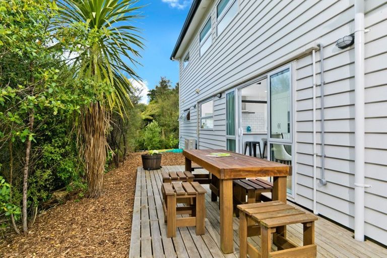 Photo of property in 28 Shah Place, Glen Eden, Auckland, 0602