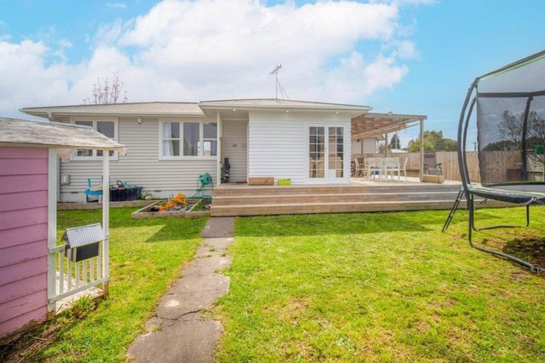 Photo of property in 1/1 Cooper Place, Papakura, 2110