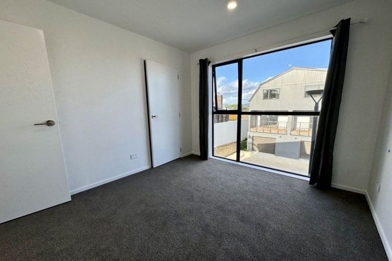 Photo of property in 8 Raupeti Lane, Henderson, Auckland, 0612
