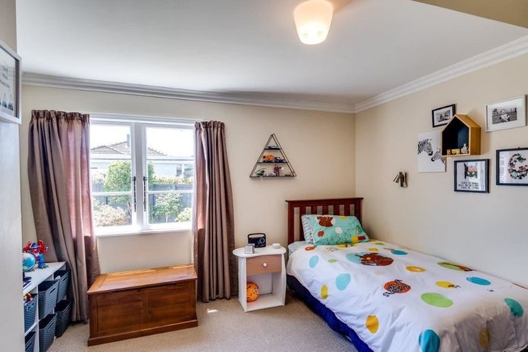 Photo of property in 18 Anderson Road, Taradale, Napier, 4112